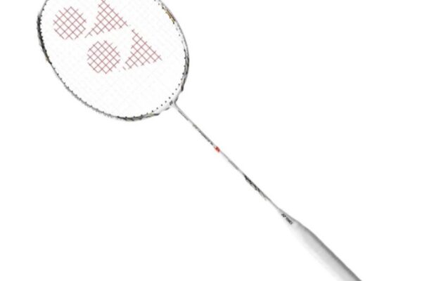 Yonex Voltric Z Force: Raket Bertenaga Tinggi untuk Smash Mematikan